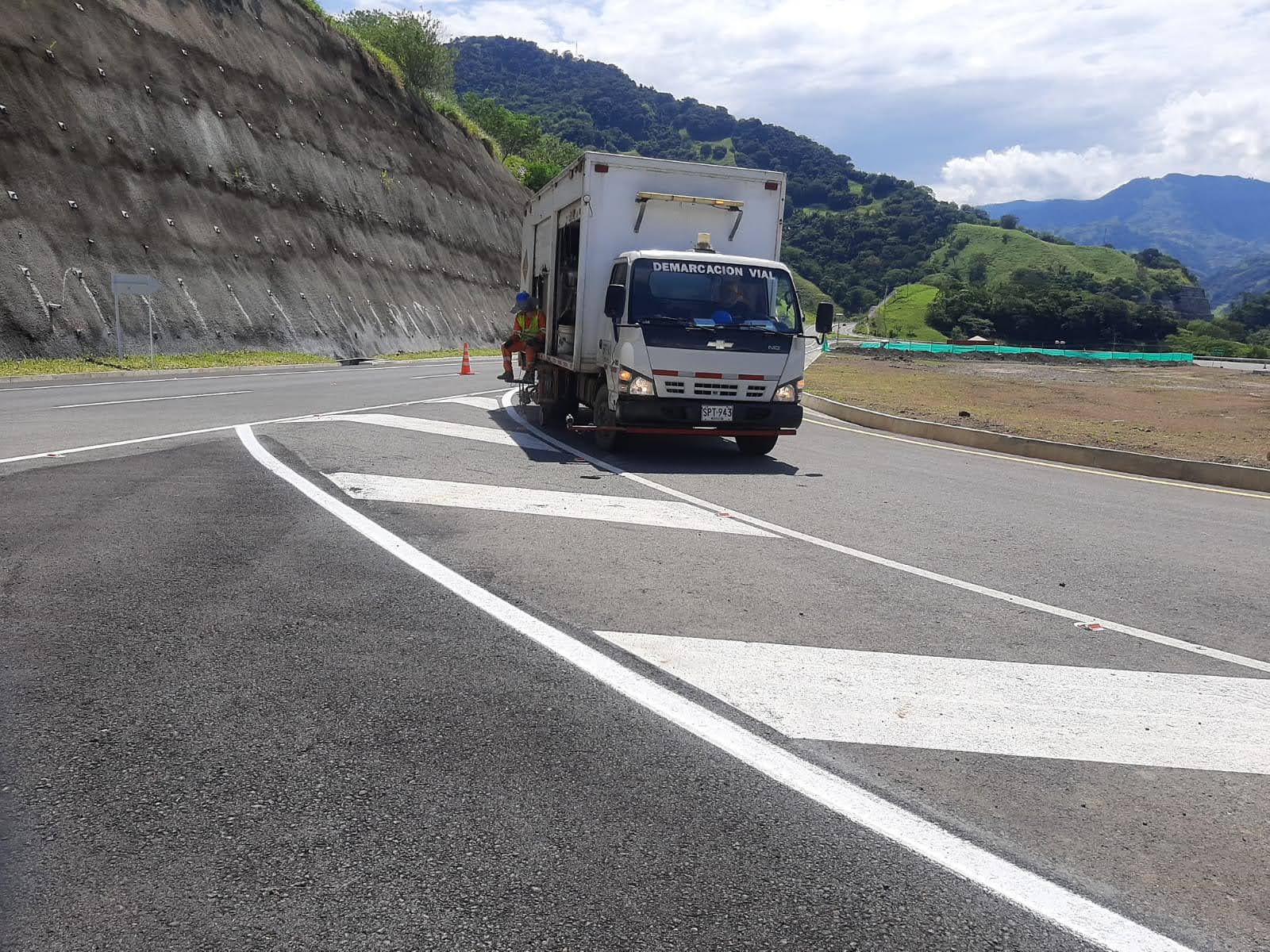 demarcación vial horizontal