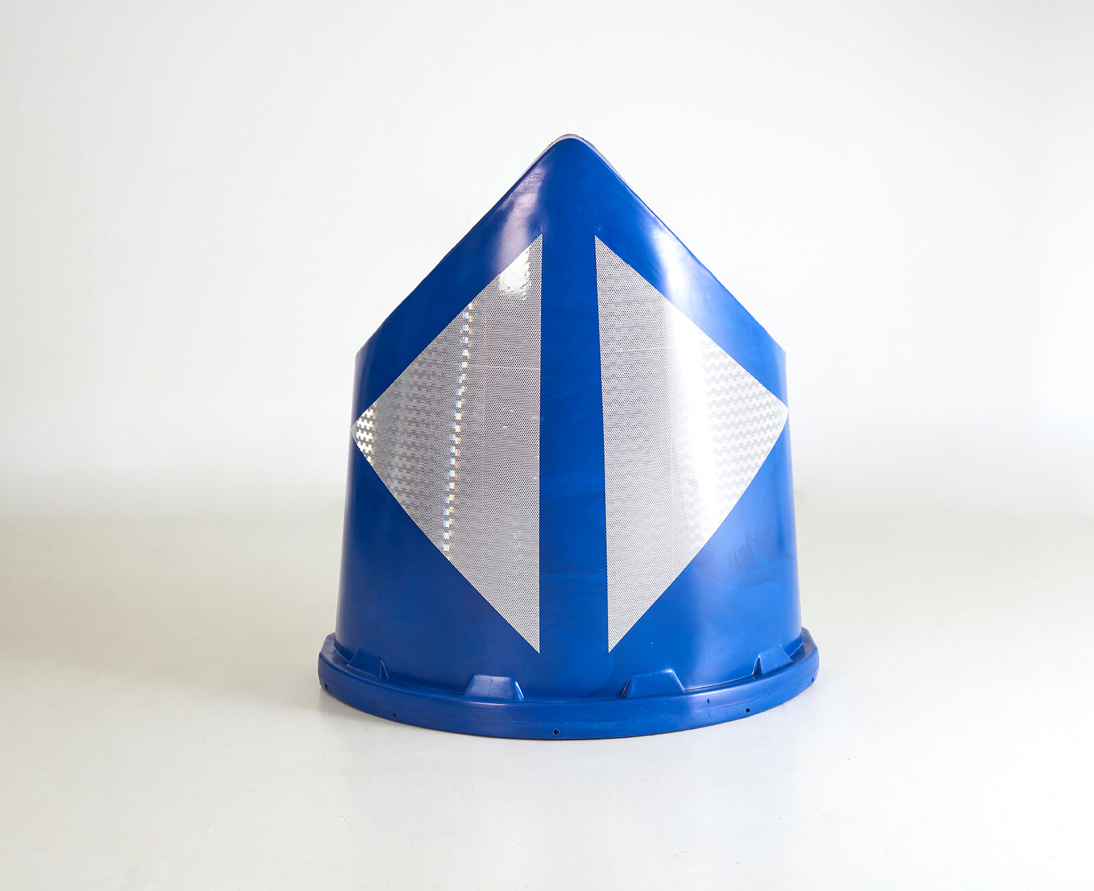 baliza divergente de seguridad vial