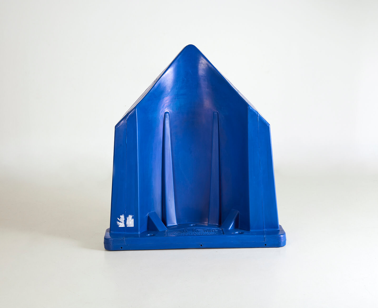 baliza divergente de seguridad vial