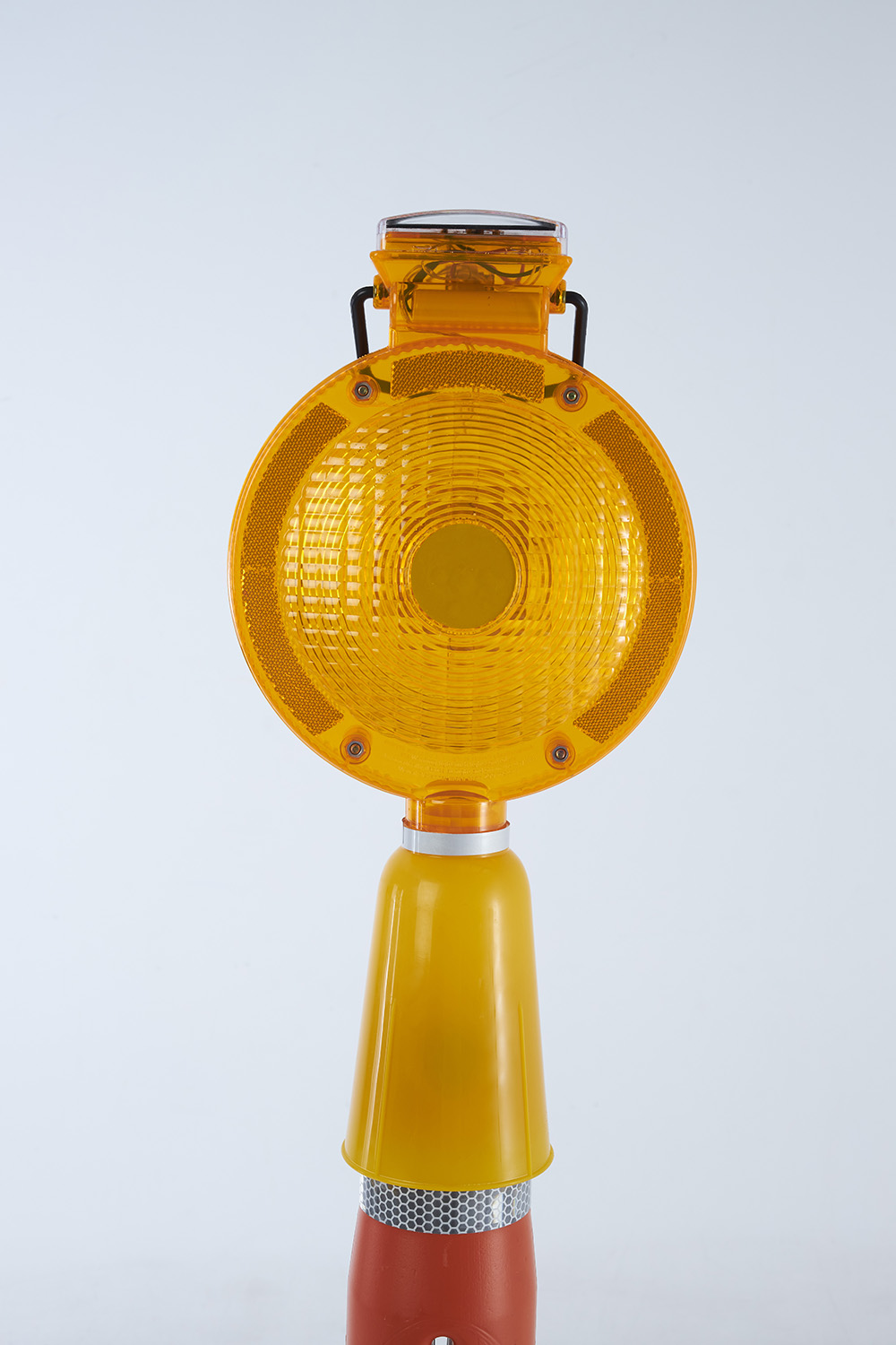flasher solar sobre señalizador vial tubular