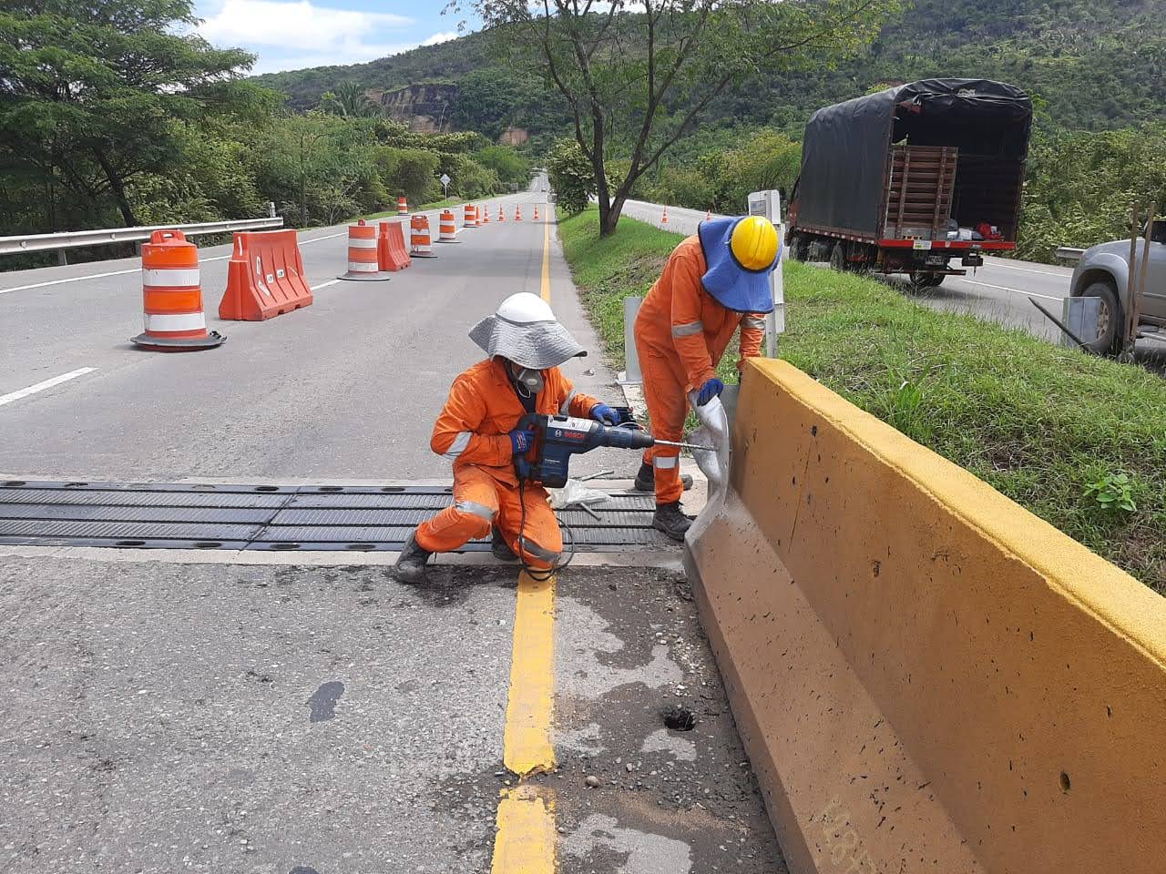 instalación de defensas viales