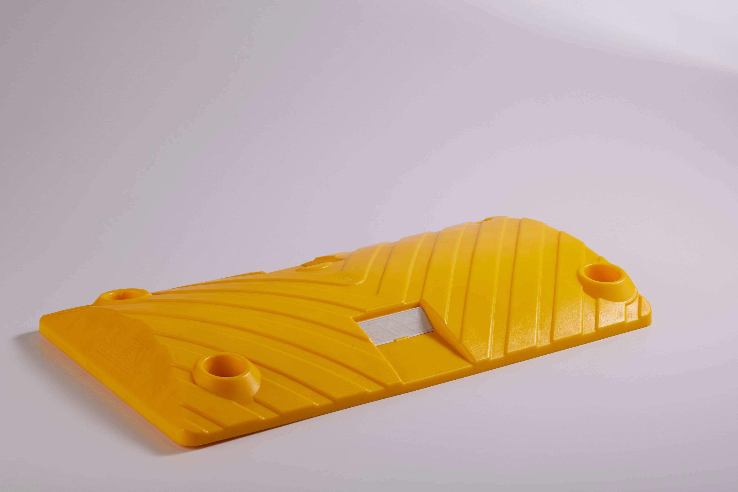 reductores de velocidad amarillo