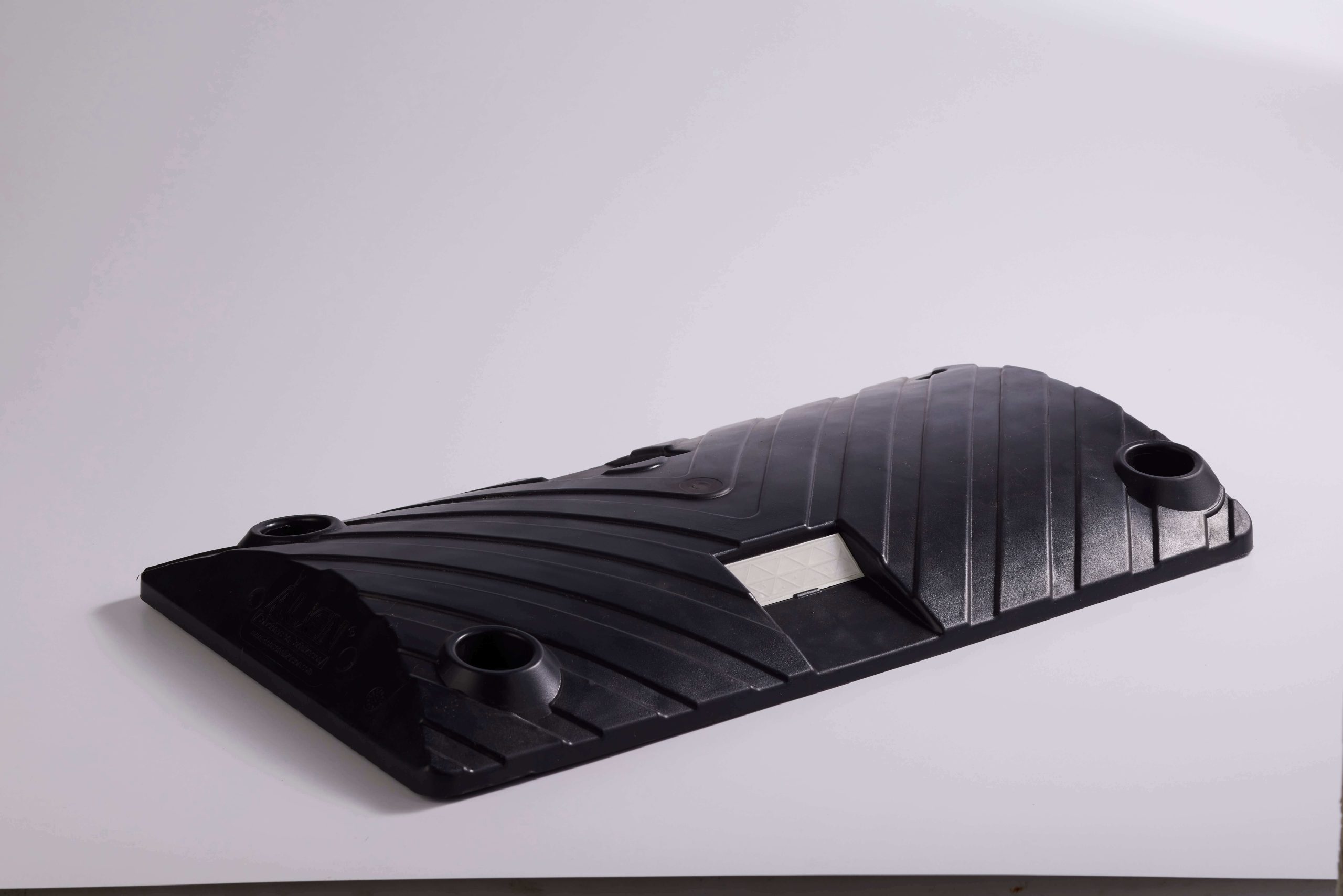 reductores de velocidad negro