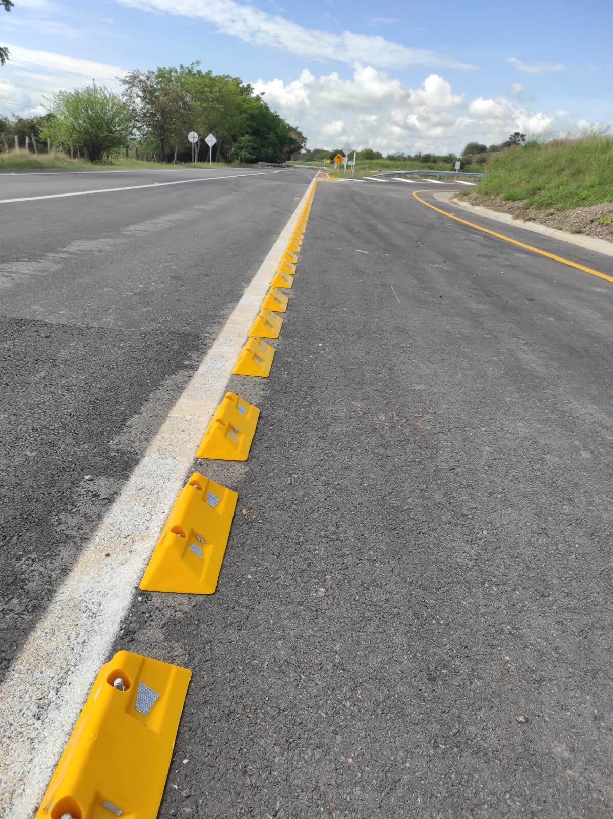 tachones reflectivos en uso